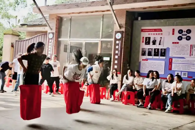 【青春当燃 有我在场】湘潭县人民医院开展五四青年节团建拓展活动 【青春当燃 有我在场】湘潭县人民医院开展五四青年节团建拓展活动