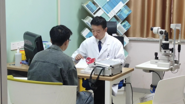 小伙近视300多度参军梦破碎，没想到竟是因为它…