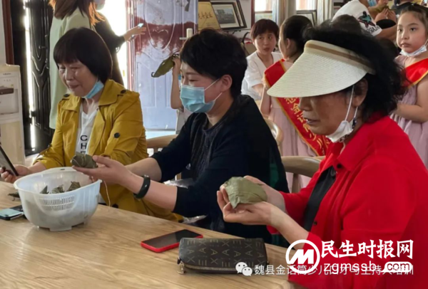 “浓浓粽香聚庭院 传统浸润庆六一”