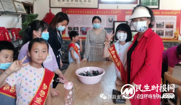 “浓浓粽香聚庭院 传统浸润庆六一”