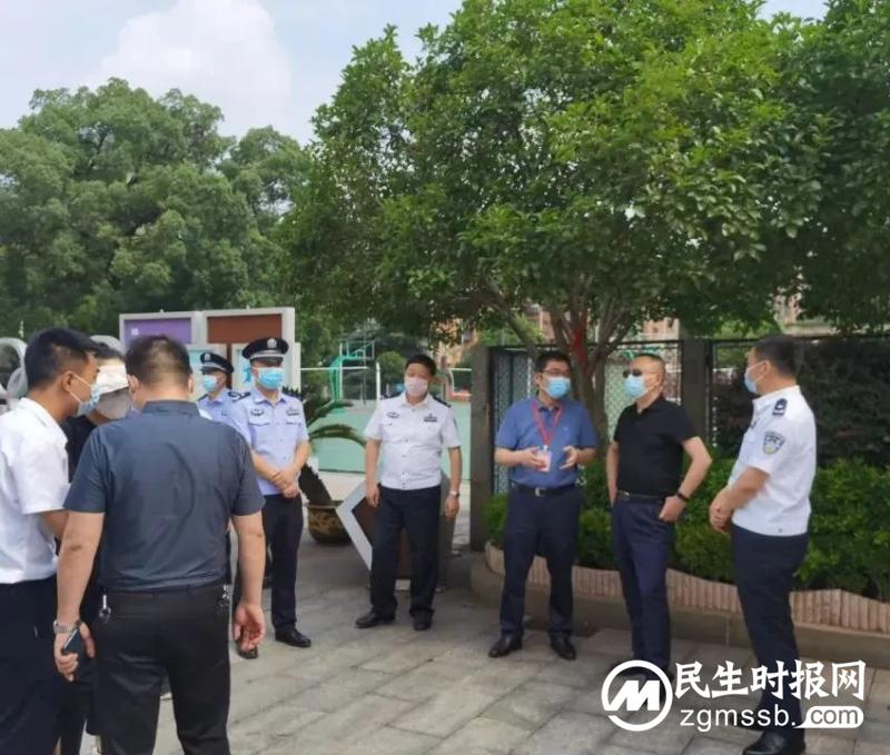 你只管乘风破浪 我为你保驾护航 你只管乘风破浪 我为你保驾护航