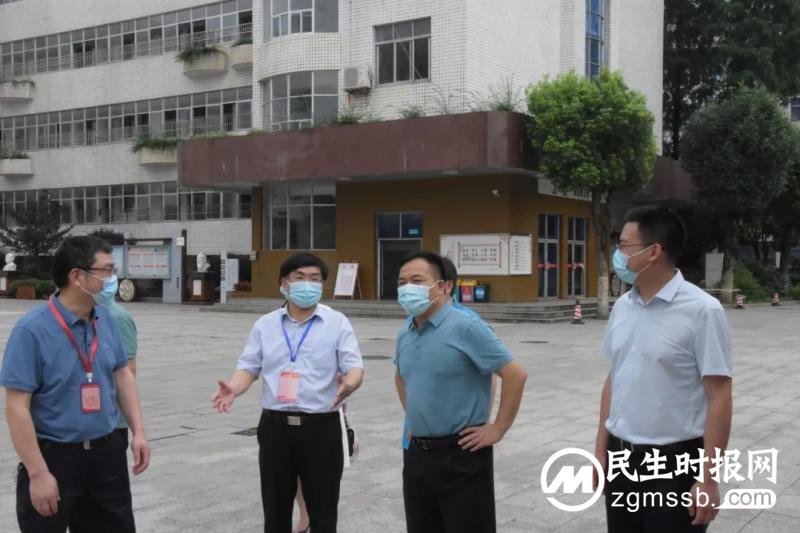 你只管乘风破浪 我为你保驾护航 你只管乘风破浪 我为你保驾护航
