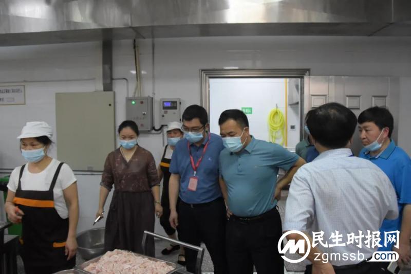 你只管乘风破浪 我为你保驾护航 你只管乘风破浪 我为你保驾护航