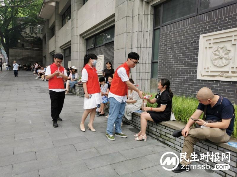 “建”证梦想起航 中建新疆建工西南公司重庆经理部助力高考