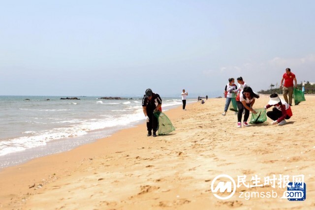 清洁海滩 守护海洋