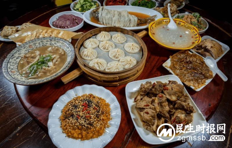 河南的八道名菜，外地旅游的朋友一定要尝尝！