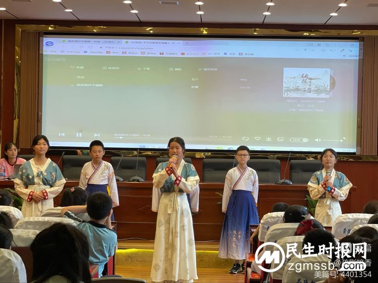 “吟唱经典,唱响青春”——七年级经典诗文吟唱会 “吟唱经典,唱响青春”——七年级经典诗文吟唱会