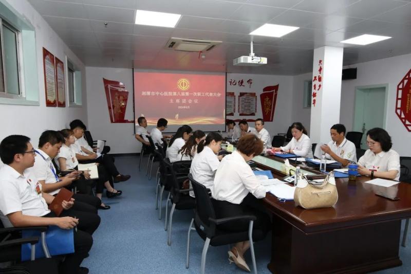 敬过往、爱当下、向未来——今天,我们开了一场特别的“家庭会议”...... 敬过往、爱当下、向未来——今天,我们开了一场特别的“家庭会议”......