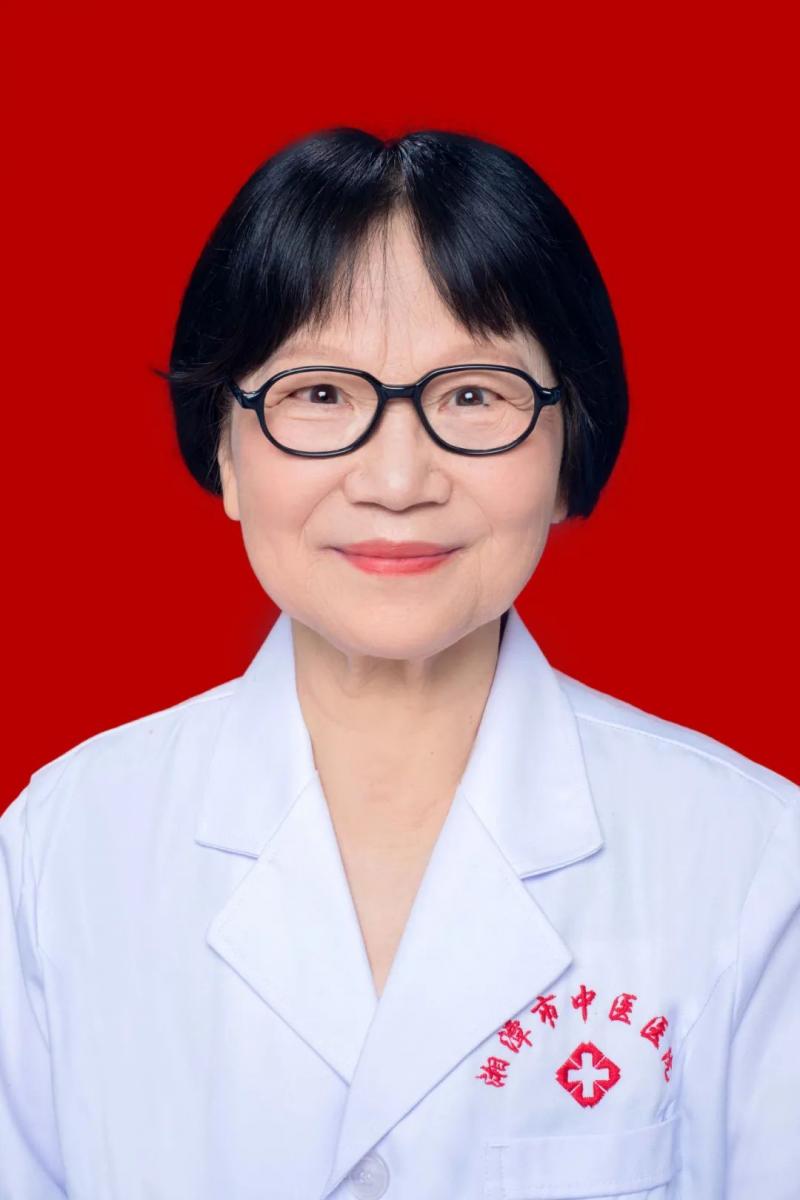 【中医·医者红】耄耋名医也时髦 远程问诊治病忙 【中医·医者红】耄耋名医也时髦 远程问诊治病忙