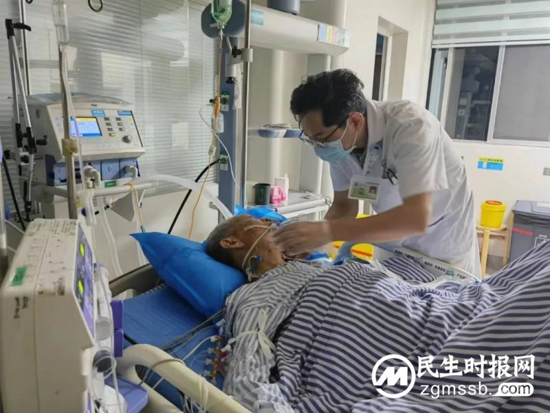 直击零点之后的外科重症监护室、院前急救科现场 直击零点之后的外科重症监护室、院前急救科现场
