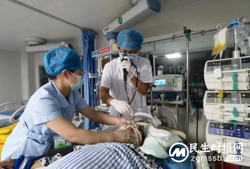 直击零点之后的外科重症监护室、院前急救科现场 直击零点之后的外科重症监护室、院前急救科现场