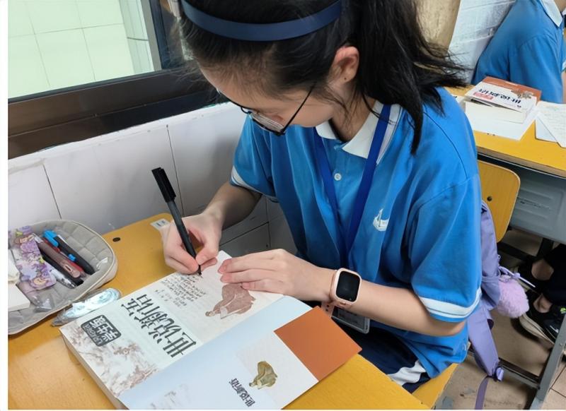 书香悠远传真情 湘吐共筑知识桥 —— 湘潭市第十六中学向新疆吐鲁番市高昌区葡萄沟镇洋沙中学捐书活动 书香悠远传真情 湘吐共筑知识桥 —— 湘潭市第十六中学向新疆吐鲁番市高昌区葡萄沟镇洋沙中学捐书活动