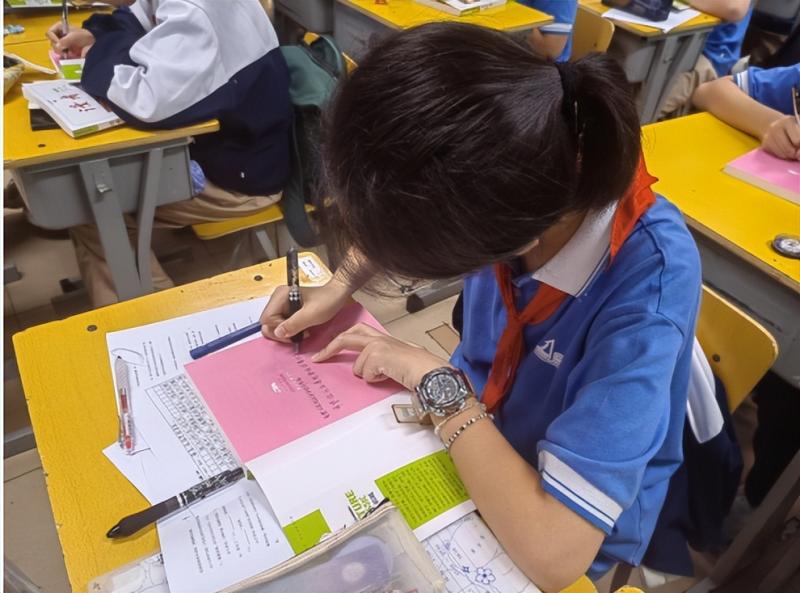书香悠远传真情 湘吐共筑知识桥 —— 湘潭市第十六中学向新疆吐鲁番市高昌区葡萄沟镇洋沙中学捐书活动 书香悠远传真情 湘吐共筑知识桥 —— 湘潭市第十六中学向新疆吐鲁番市高昌区葡萄沟镇洋沙中学捐书活动