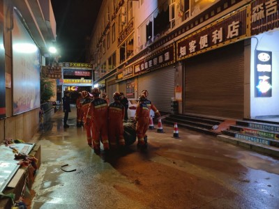 “背后突袭”！迪庆消防凌晨成功营救欲跳楼轻生女子