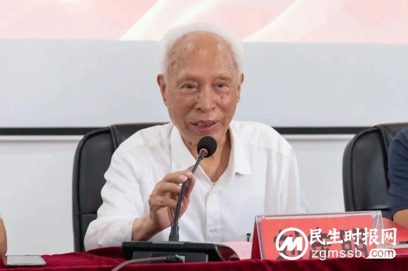 致敬医师节,最美“医”瞬间——湘潭市中医医院隆重庆祝第六届“中国医师节” 致敬医师节,最美“医”瞬间——湘潭市中医医院隆重庆祝第六届“中国医师节”