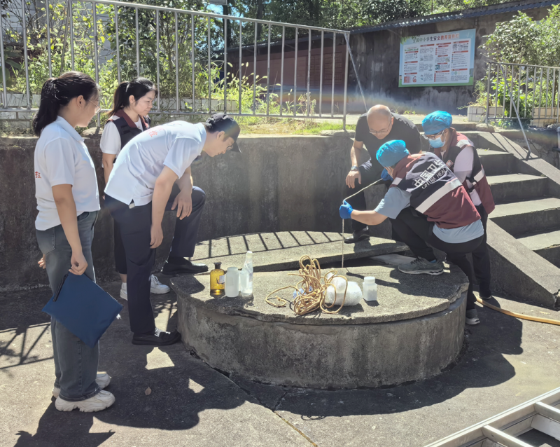 莲乡疾控人抗洪防病系列报道——水“退”人“进” ,湘潭县疾控中心全力以赴做好灾后防疫工作 莲乡疾控人抗洪防病系列报道——水“退”人“进” ,湘潭县疾控中心全力以赴做好灾后防疫工作