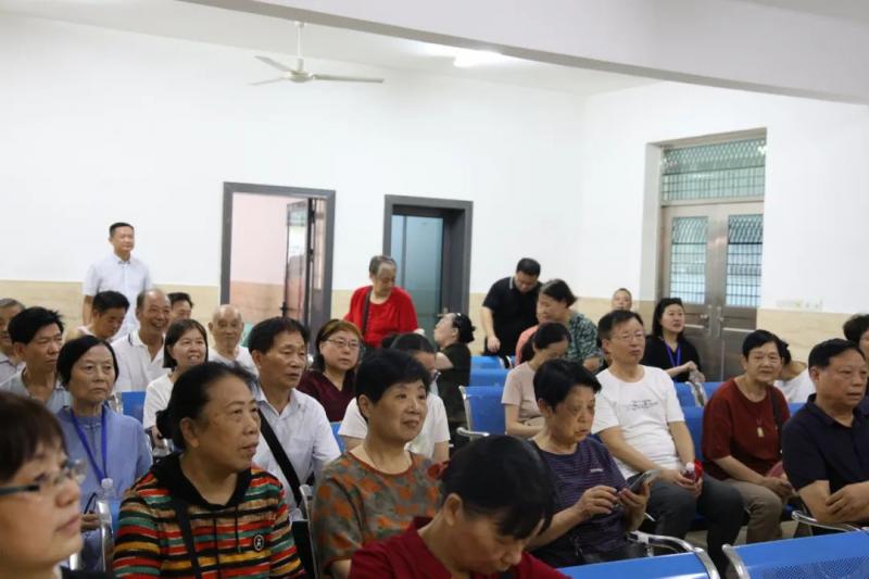 【中心医院·医者红】心系老干部,高温送“清凉” 【中心医院·医者红】心系老干部,高温送“清凉”