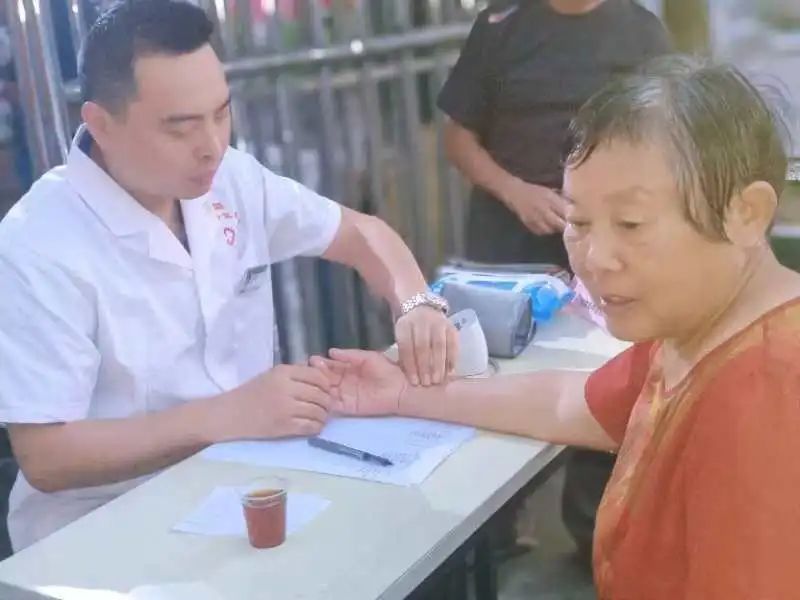 【中医服务】中医药文化夜市进乡村,为灾后群众纾难解困 【中医服务】中医药文化夜市进乡村,为灾后群众纾难解困