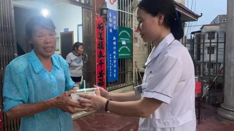 【中医服务】中医药文化夜市进乡村,为灾后群众纾难解困 【中医服务】中医药文化夜市进乡村,为灾后群众纾难解困