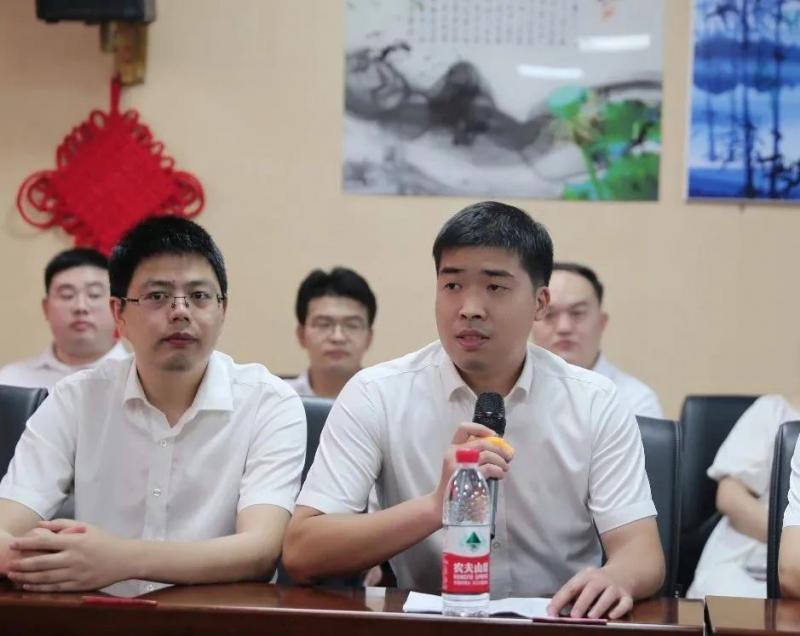 【崇尚人文精神,彰显医者仁心】湘潭县人民医院召开第七届中国医师节座谈会暨表彰大会 【崇尚人文精神,彰显医者仁心】湘潭县人民医院召开第七届中国医师节座谈会暨表彰大会