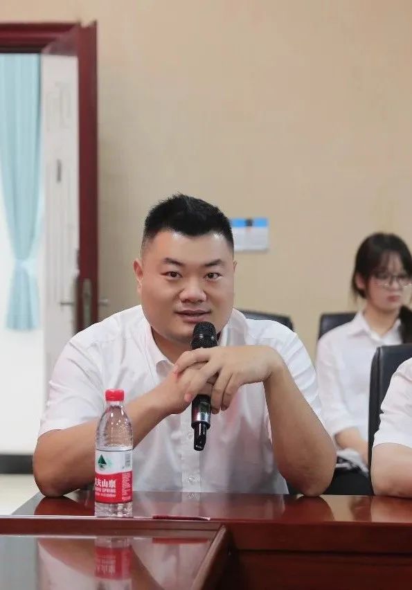 【崇尚人文精神,彰显医者仁心】湘潭县人民医院召开第七届中国医师节座谈会暨表彰大会 【崇尚人文精神,彰显医者仁心】湘潭县人民医院召开第七届中国医师节座谈会暨表彰大会