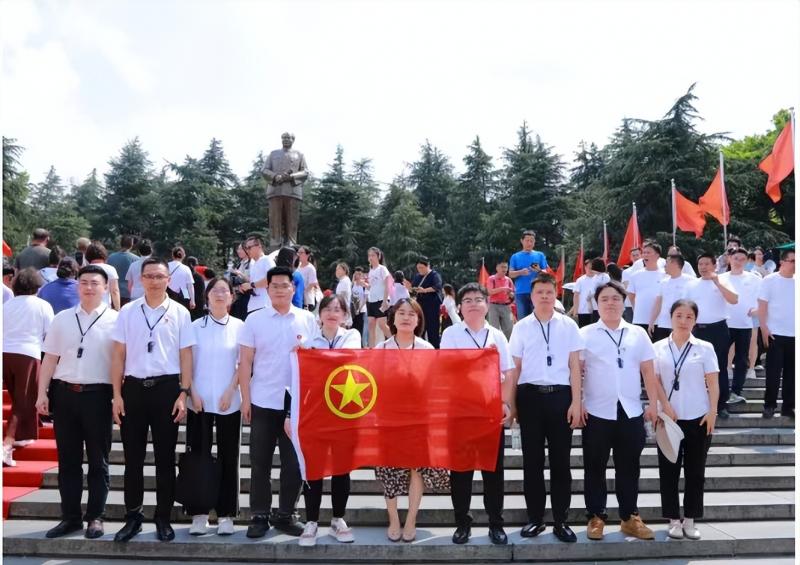传承红色精神 凝聚青春力量——湘潭联通组织团干部开展红色 教育基地实践活动 传承红色精神 凝聚青春力量——湘潭联通组织团干部开展红色 教育基地实践活动
