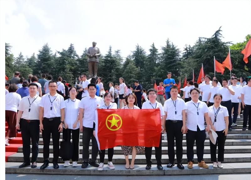 传承红色精神 凝聚青春力量——湘潭联通组织团干部开展红色 教育基地实践活动 传承红色精神 凝聚青春力量——湘潭联通组织团干部开展红色 教育基地实践活动