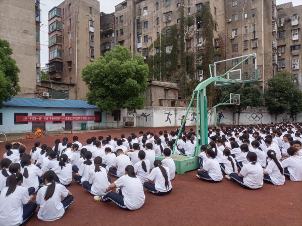 消防知识进校园,开启平安开学季 ——湘潭市第二中学2024年下学期高一年级消防知识讲座 消防知识进校园,开启平安开学季 ——湘潭市第二中学2024年下学期高一年级消防知识讲座