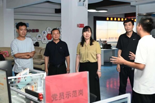 曲周县：赵晓芬到县融媒体中心调研