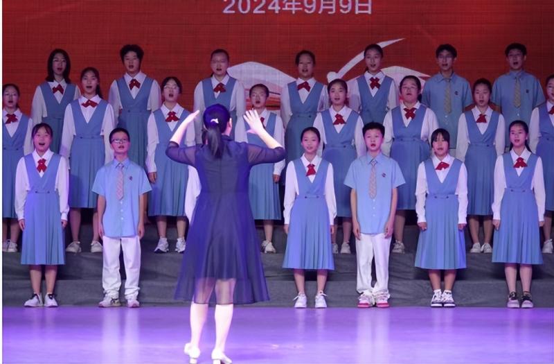 扬帆远航启新篇,踏浪前行谱华章 ——湘潭市第二中学2024年秋季开学典礼暨庆祝第四十个教师节活动 扬帆远航启新篇,踏浪前行谱华章 ——湘潭市第二中学2024年秋季开学典礼暨庆祝第四十个教师节活动