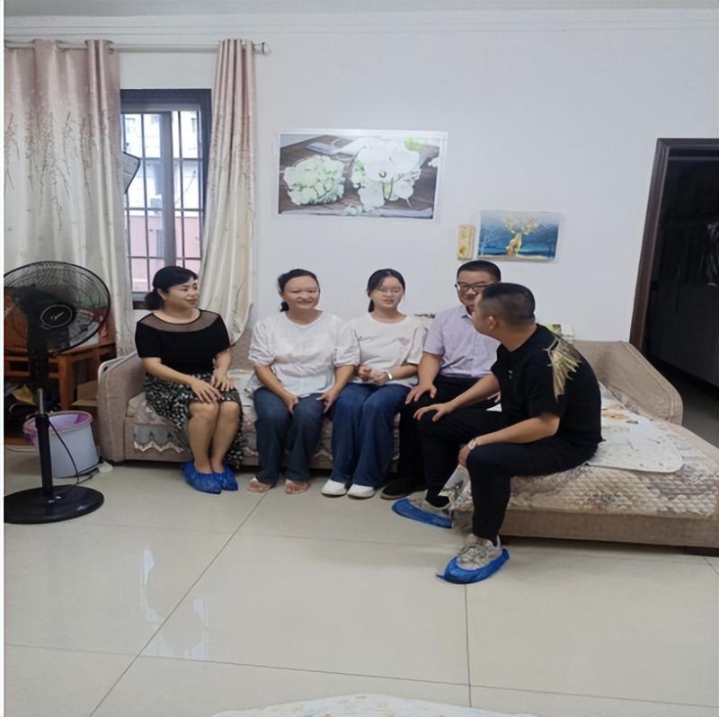 以“访”助成长,以“情”筑心桥 — 湘潭市第二中学初三年级家访纪实 以“访”助成长,以“情”筑心桥 — 湘潭市第二中学初三年级家访纪实