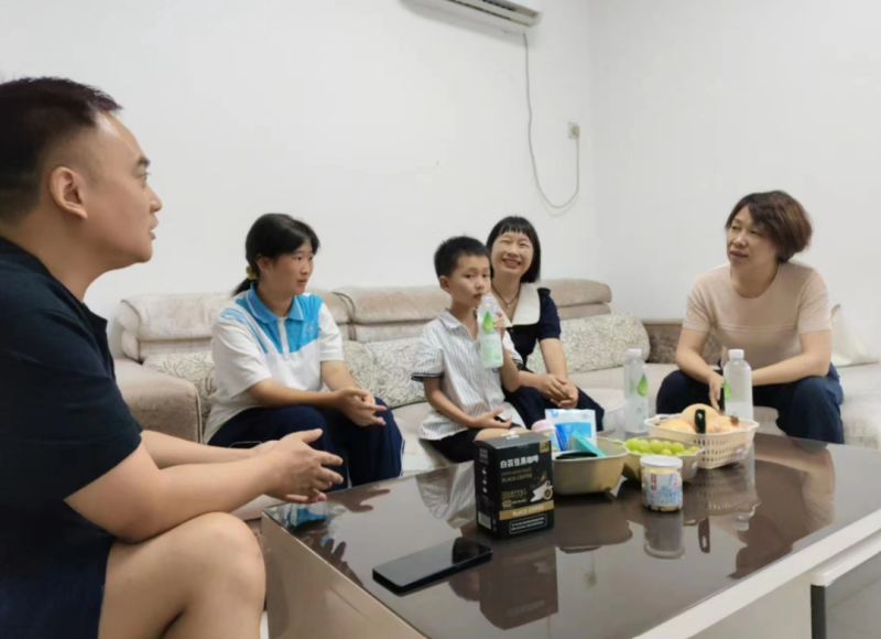 家访暖人心 共育促成长//湘潭市三中高一年级组周末家访 家访暖人心 共育促成长//湘潭市三中高一年级组周末家访