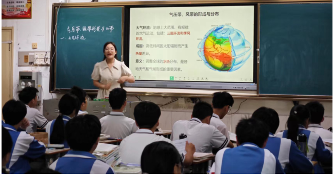 新视野里展风采,精品课上诗意扬 ——湘潭市一中举行“新视野”和“精品课”预选赛 新视野里展风采,精品课上诗意扬 ——湘潭市一中举行“新视野”和“精品课”预选赛