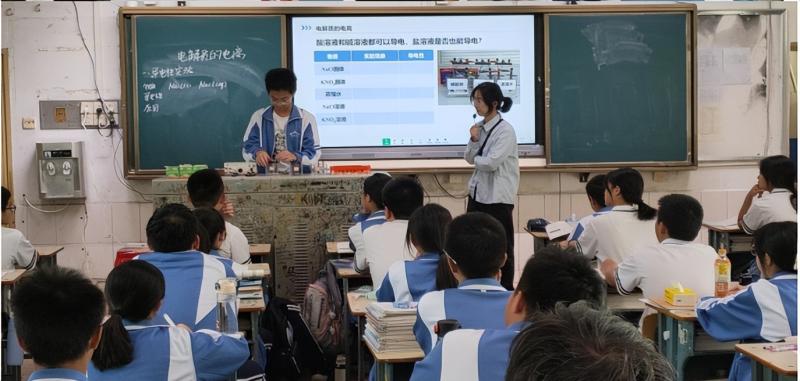 新视野里展风采,精品课上诗意扬 ——湘潭市一中举行“新视野”和“精品课”预选赛 新视野里展风采,精品课上诗意扬 ——湘潭市一中举行“新视野”和“精品课”预选赛