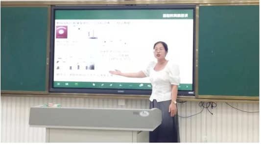 新视野里展风采,精品课上诗意扬 ——湘潭市一中举行“新视野”和“精品课”预选赛 新视野里展风采,精品课上诗意扬 ——湘潭市一中举行“新视野”和“精品课”预选赛
