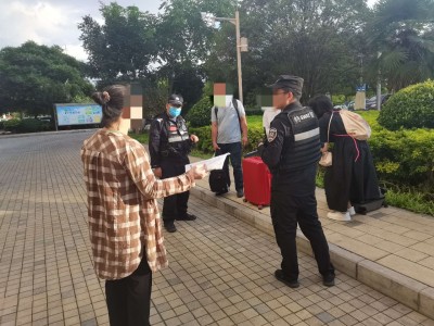 特警耐心调解游客纠纷  群众千里寄锦旗表达感谢