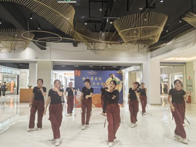 明通路社区开展“月圆中秋暖 共筑巾帼情”主题活动