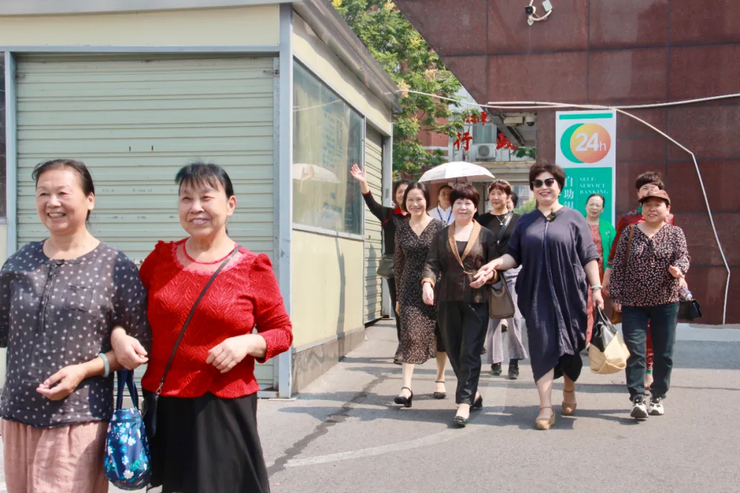 情暖重阳,爱满金秋——湘潭县人民医院开展重阳节系列活动 情暖重阳,爱满金秋——湘潭县人民医院开展重阳节系列活动