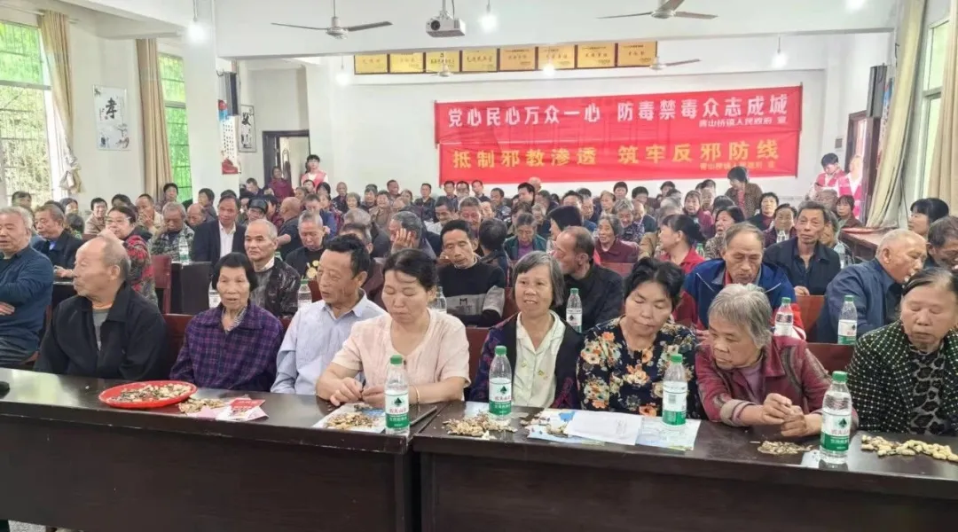 情暖重阳,爱满金秋——湘潭县人民医院开展重阳节系列活动 情暖重阳,爱满金秋——湘潭县人民医院开展重阳节系列活动