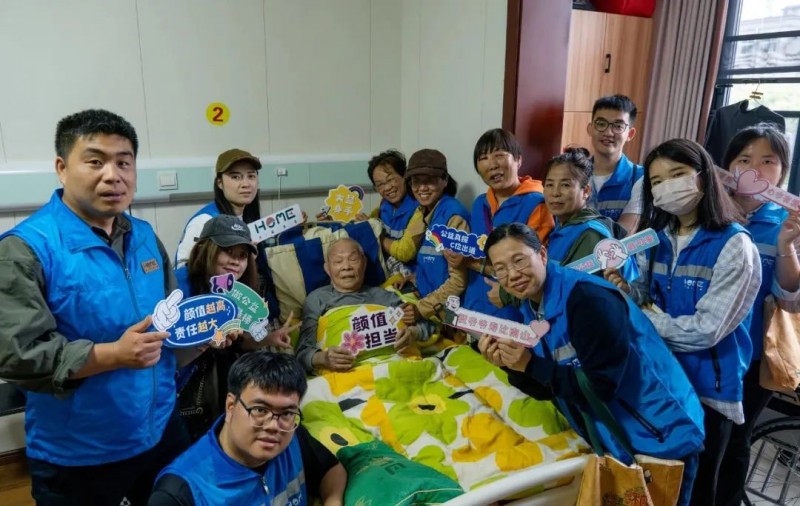 不忘峥嵘岁月, 致敬抗战老兵!天同医养院里安享晚年的老英雄陈震卿