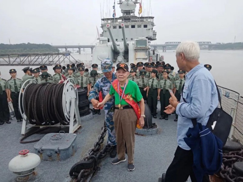 不忘峥嵘岁月, 致敬抗战老兵!天同医养院里安享晚年的老英雄陈震卿