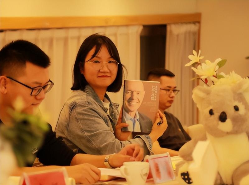 青春飞扬 共沐书香——湘潭联通开展青年员工读书分享会 青春飞扬 共沐书香——湘潭联通开展青年员工读书分享会