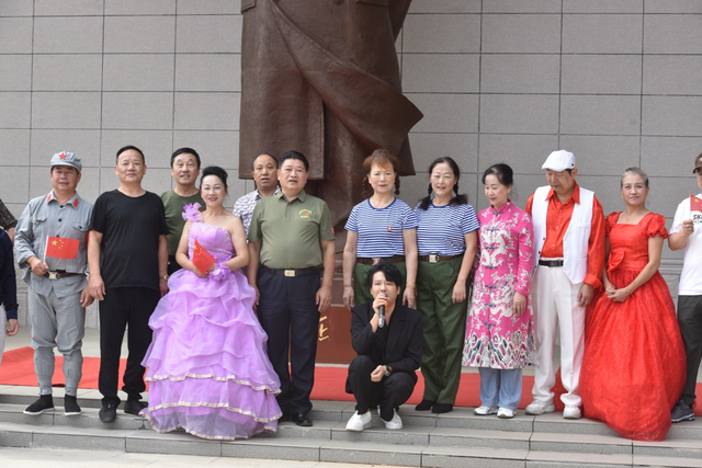徜徉红色文化 相约尚鑫农庄 ——“湖南亘古”举办国庆红色文化主题画展 徜徉红色文化 相约尚鑫农庄 ——“湖南亘古”举办国庆红色文化主题画展