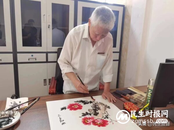 书画笔会迎国庆 丹青翰墨写华章 天天鲜超市喜迎国庆暨中原归藏书画院名家联谊会