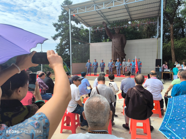 徜徉红色文化 相约尚鑫农庄 ——“湖南亘古”举办国庆红色文化主题画展 徜徉红色文化 相约尚鑫农庄 ——“湖南亘古”举办国庆红色文化主题画展
