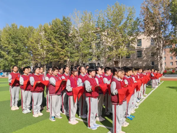 红领巾爱祖国 少年志向未来——丛阳小学举行“建队日”入队仪式