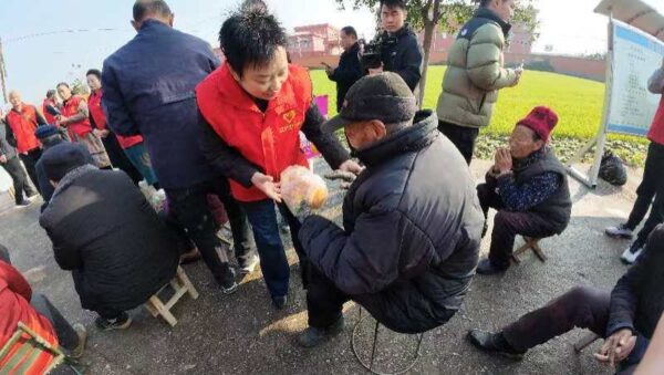 《爱心汇聚，温暖传递：汝南县身边好人协会关爱空巢老人活动圆满成功》