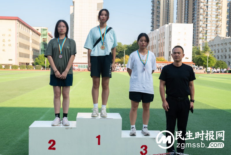 悦动青春,当“燃”不让——2023年湘潭凤凰中学校园运动会 悦动青春,当“燃”不让——2023年湘潭凤凰中学校园运动会