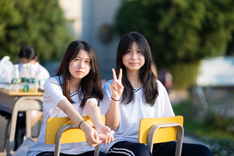 悦动青春,当“燃”不让——2023年湘潭凤凰中学校园运动会 悦动青春,当“燃”不让——2023年湘潭凤凰中学校园运动会
