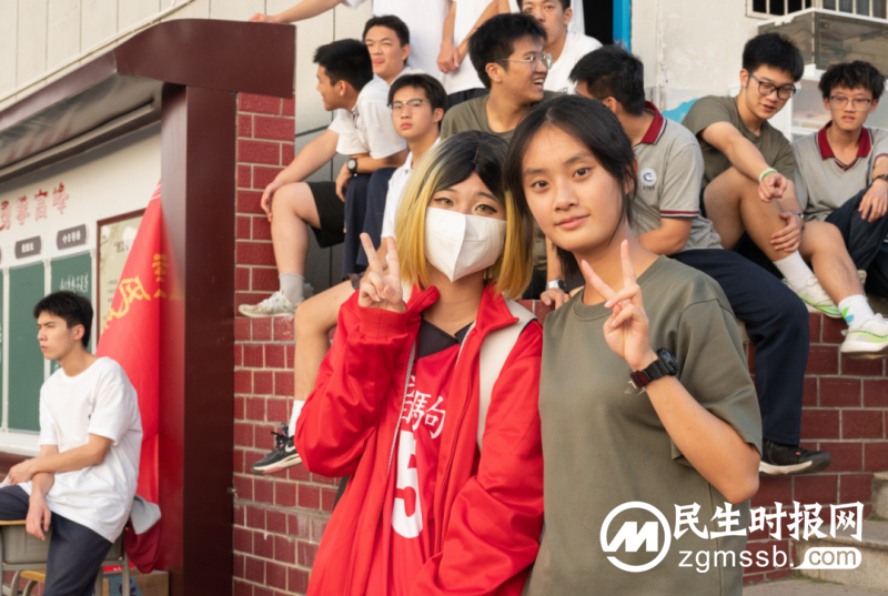 悦动青春,当“燃”不让——2023年湘潭凤凰中学校园运动会 悦动青春,当“燃”不让——2023年湘潭凤凰中学校园运动会